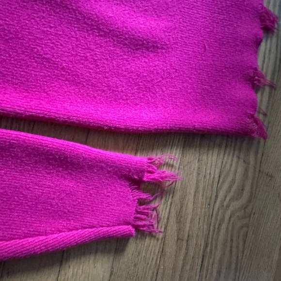 Women’s Forever 21 Distressed Fuchsia Turtleneck Sweater Size M Casual,Oversized - Picture 10 of 11